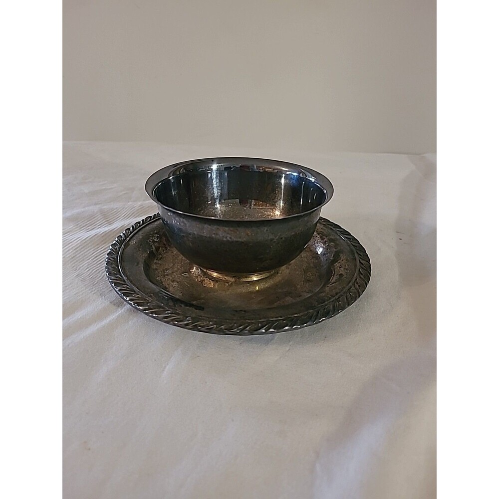 Vintage Oneida Silver-Plated Round Dip Bowl 5" with 7.5” Attached Plate